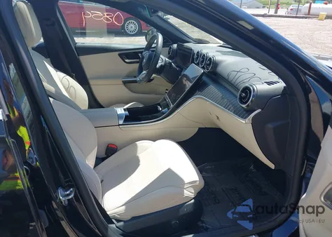 2024 Mercedes-Benz C 300 z USA, uszkodzony, nr VIN W1KAF4HBXRR156819